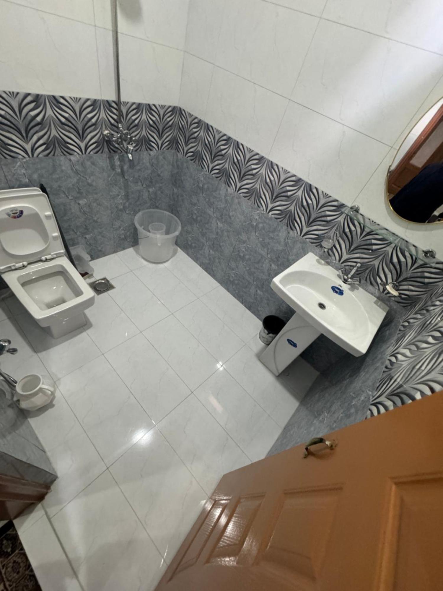 Royal Executive Inn Guest House Islamabad Extérieur photo
