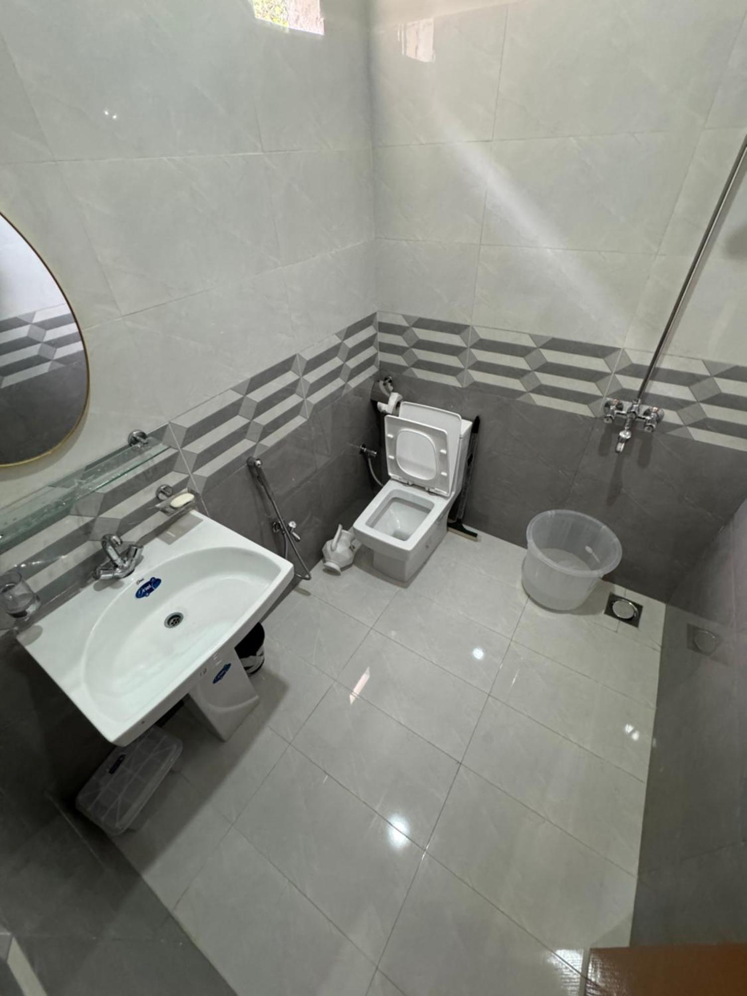 Royal Executive Inn Guest House Islamabad Extérieur photo