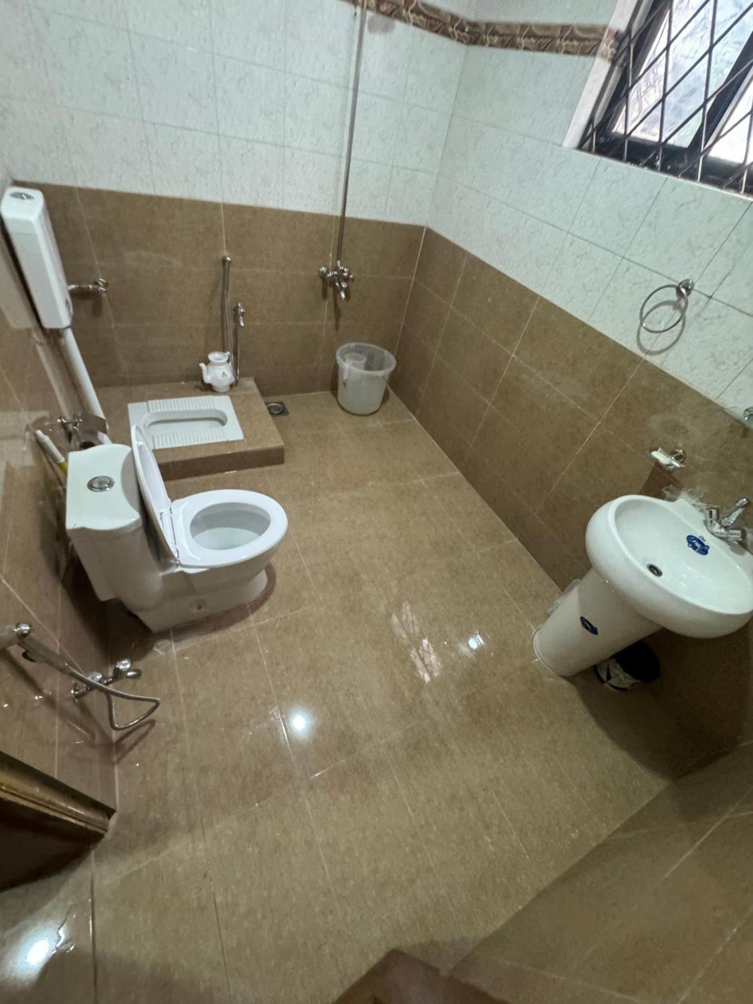 Royal Executive Inn Guest House Islamabad Extérieur photo